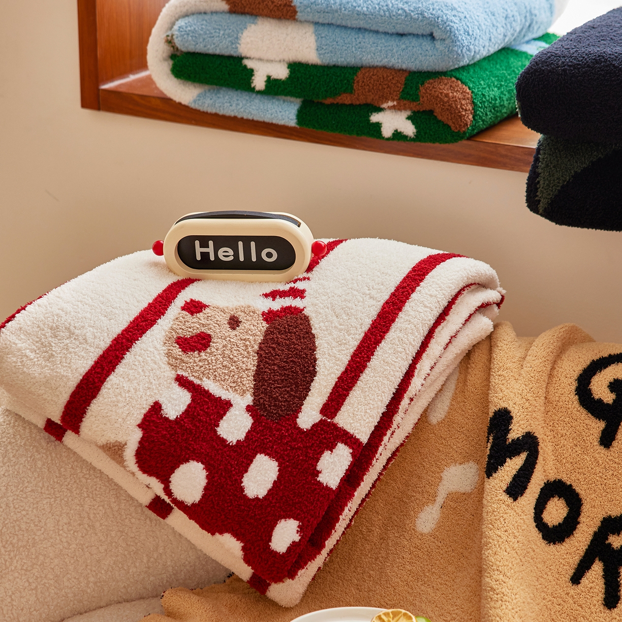 91家纺网 家纺一手货源 找家纺 安莱生活 2025新款设计师款半边绒多功能盖毯 组合