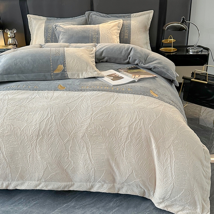 91家纺网 家纺一手货源 找家纺 莱凯家纺 2025新款牛奶绒雕花刺绣四件套-叶屿 叶屿-灰