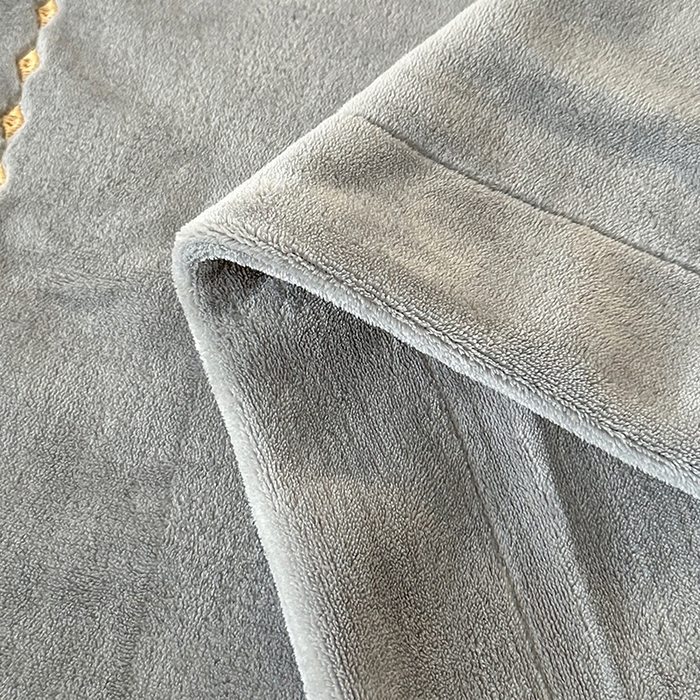 91家纺网 家纺一手货源 找家纺 莱凯家纺 2025新款牛奶绒雕花刺绣四件套-叶屿 叶屿-灰