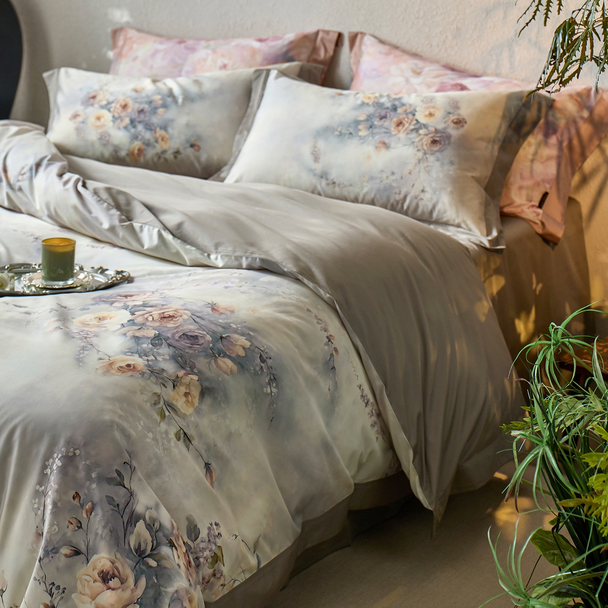 91家纺网 家纺一手货源 找家纺 轩和家居 2025新款轻奢A类70S长绒棉纯棉印花四件套-第三组 花间入梦