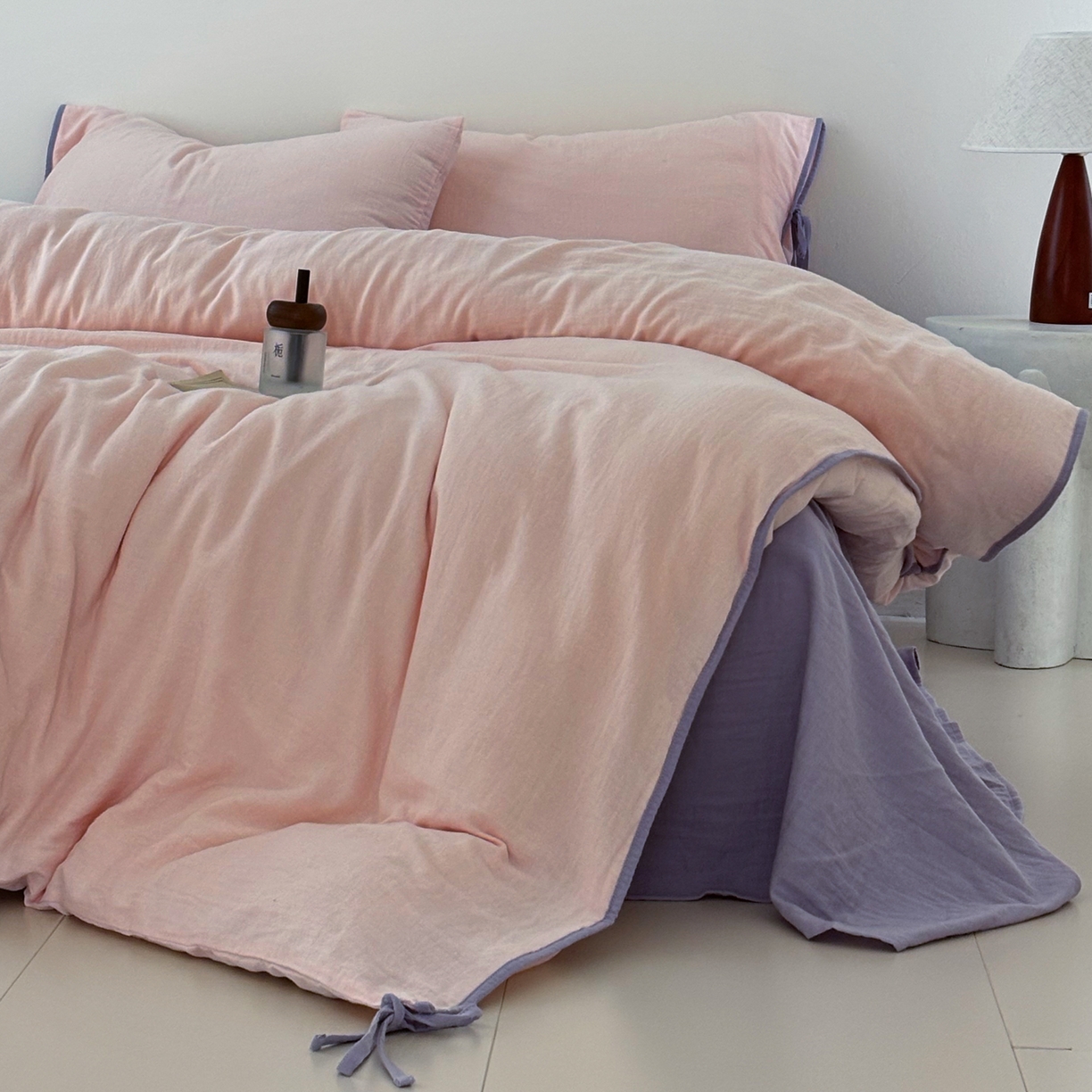 91家纺网 家纺一手货源 找家纺 FORTWO家纺原创设计（FOR TWO家纺） 2025新款40支双层纱撞色包边蝴蝶结款单被套-海盐 海盐-竹桃粉