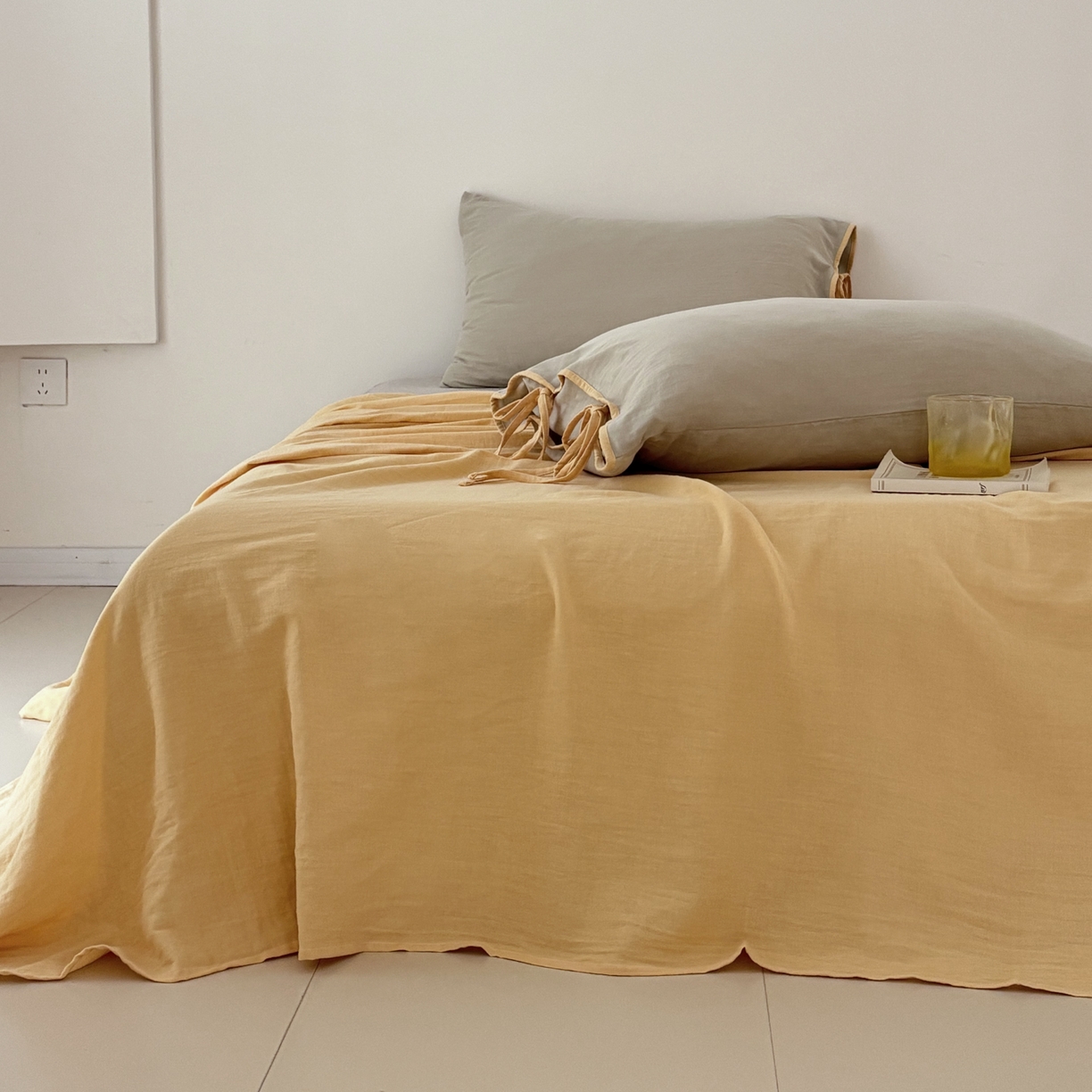 91家纺网 家纺一手货源 找家纺 FORTWO家纺原创设计（FOR TWO家纺） 2025新款40支双层纱撞色包边蝴蝶结款单被套-海盐 海盐-蜜豆绿