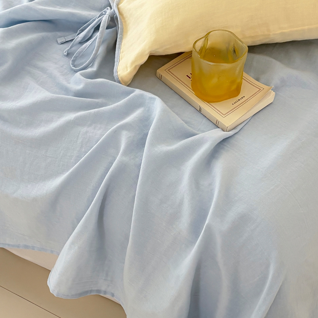 91家纺网 家纺一手货源 找家纺 FORTWO家纺原创设计（FOR TWO家纺） 2025新款40支双层纱撞色包边蝴蝶结款单被套-海盐 海盐-香草黄
