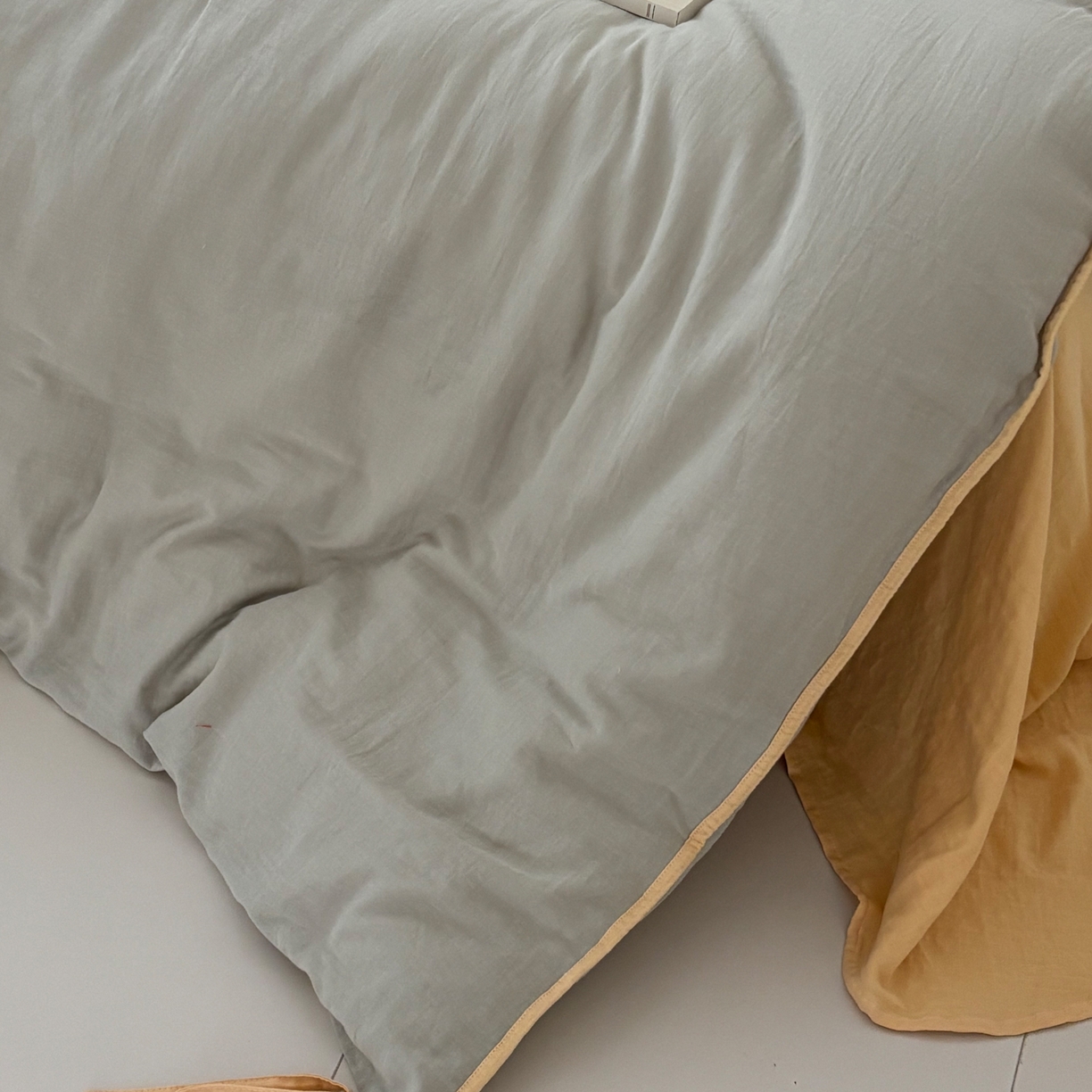 91家纺网 家纺一手货源 找家纺 FORTWO家纺原创设计（FOR TWO家纺） 2025新款40支双层纱撞色包边蝴蝶结款单被套-海盐 海盐-蜜豆绿