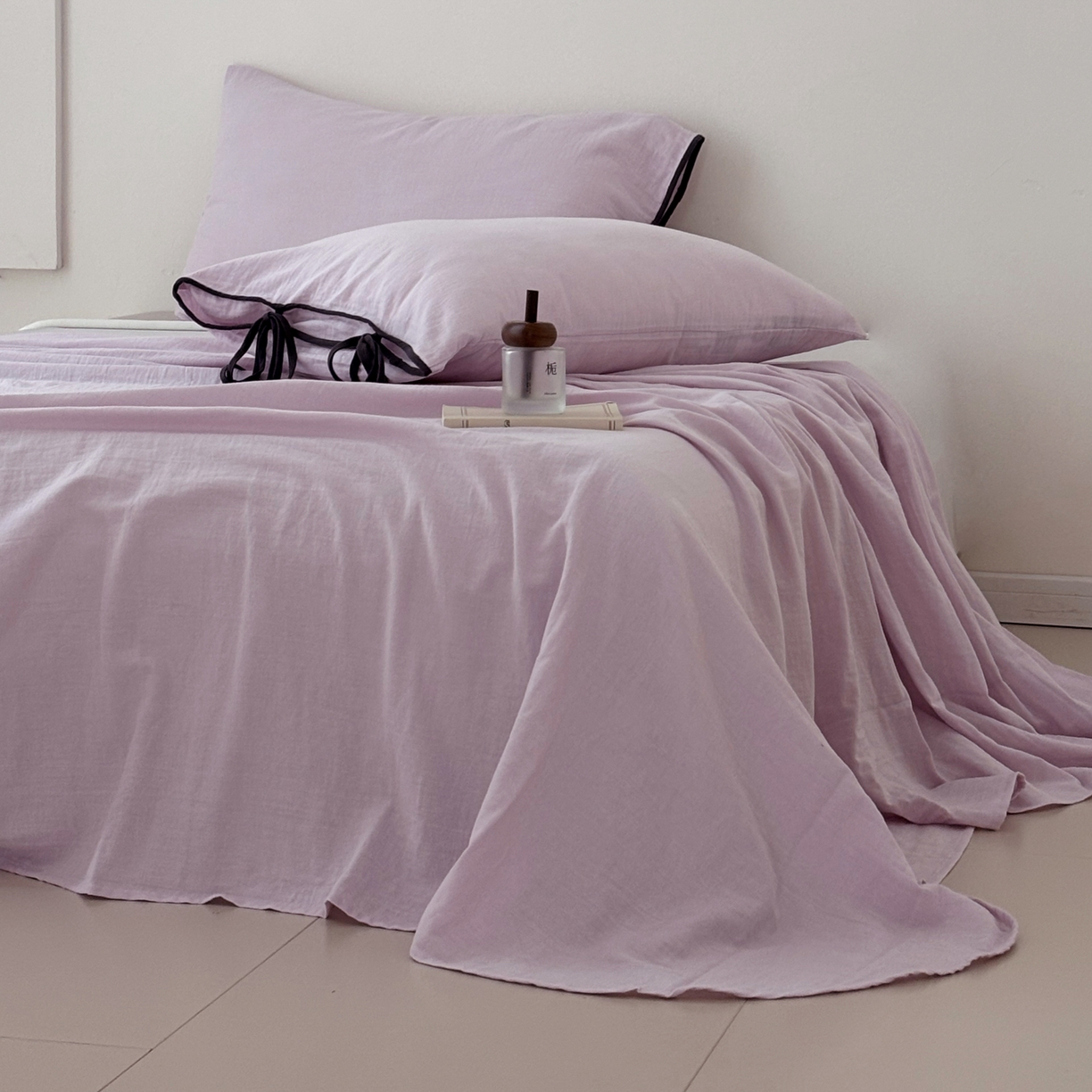 91家纺网 家纺一手货源 找家纺 FORTWO家纺原创设计（FOR TWO家纺） 2025新款40支双层纱撞色包边蝴蝶结款单被套-海盐 海盐-樱落紫