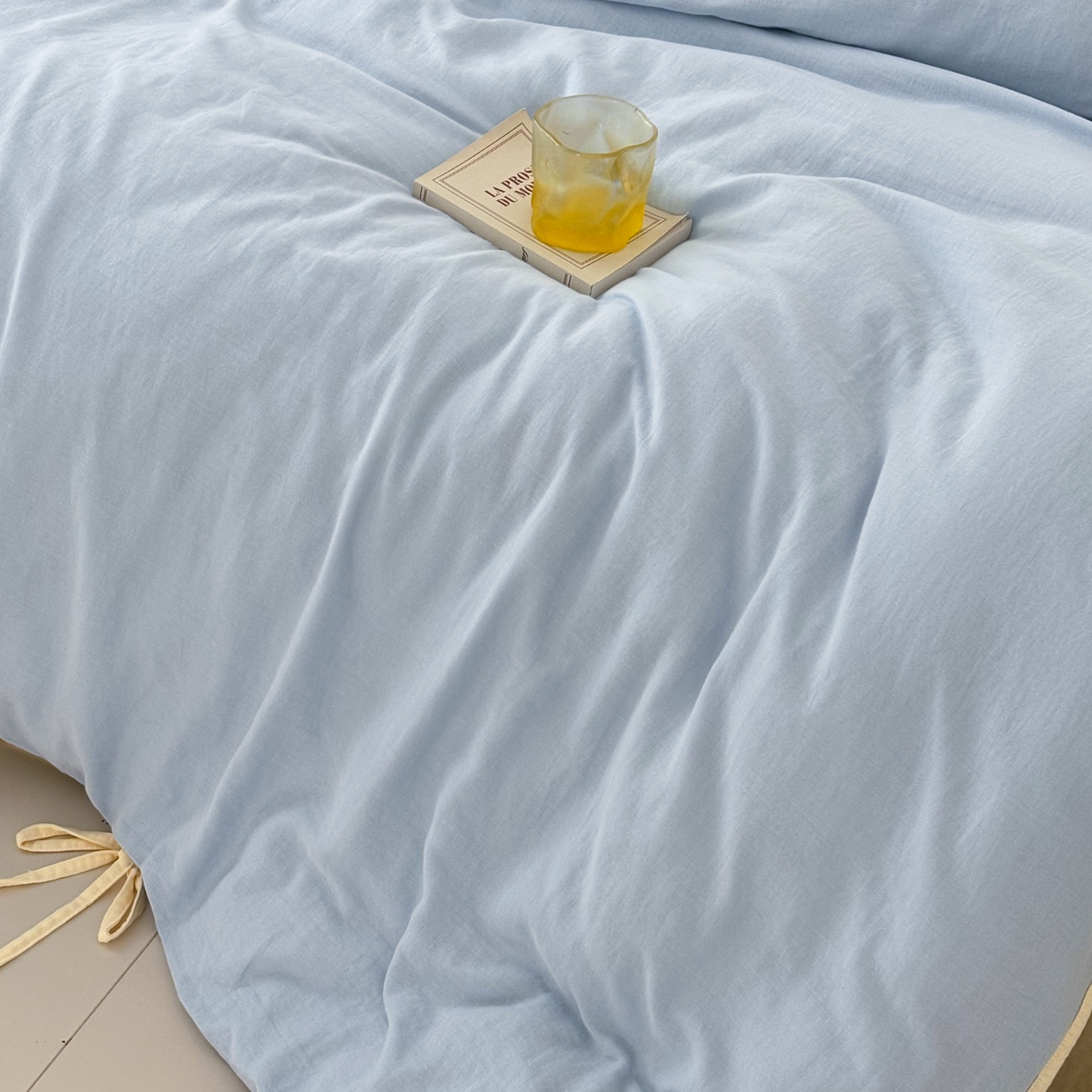 91家纺网 家纺一手货源 找家纺 FORTWO家纺原创设计（FOR TWO家纺） 2025新款40支双层纱撞色包边蝴蝶结款单被套-海盐 海盐-水蓝