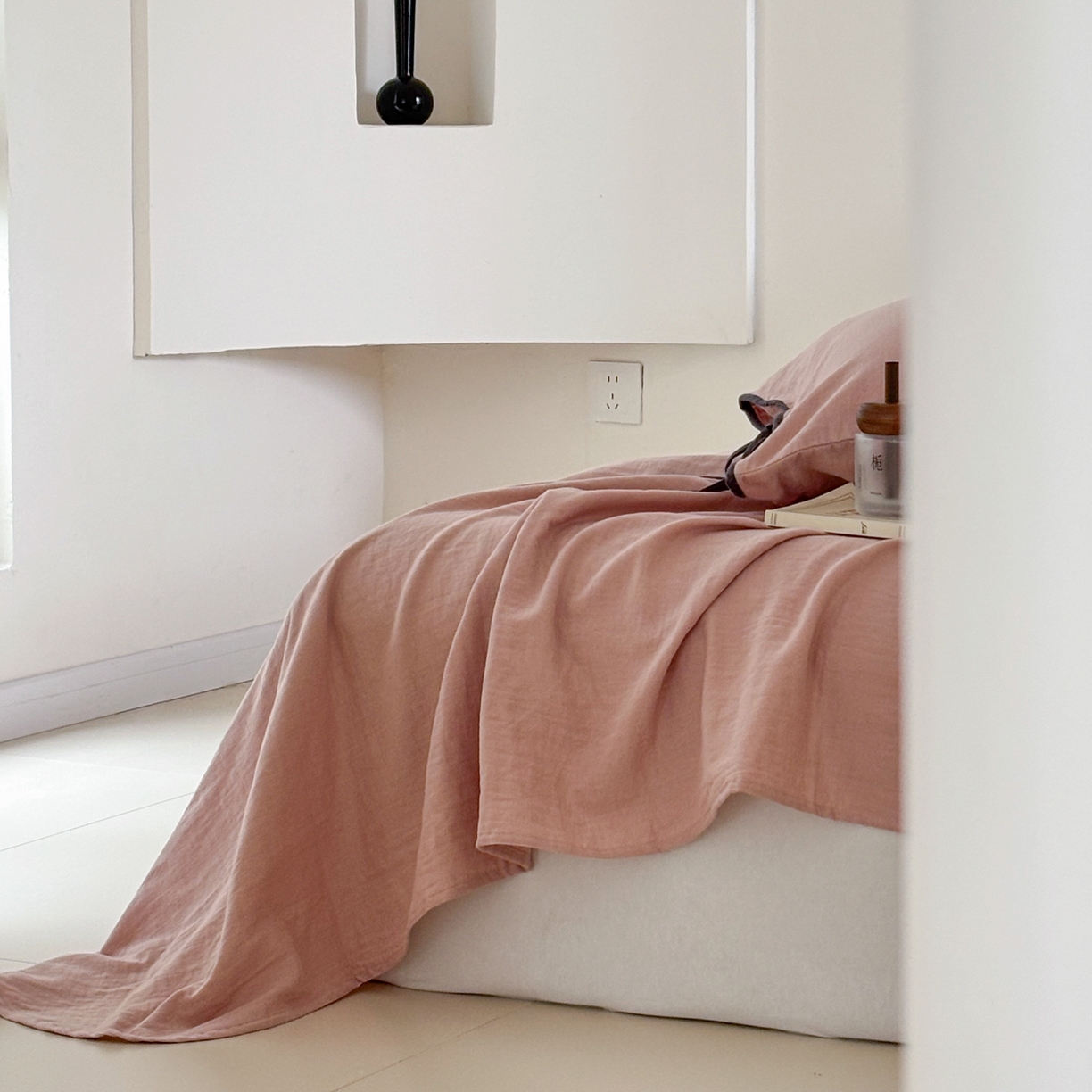 91家纺网 家纺一手货源 找家纺 FORTWO家纺原创设计（FOR TWO家纺） 2025新款40支双层纱撞色包边蝴蝶结款单被套-海盐 海盐-红茶