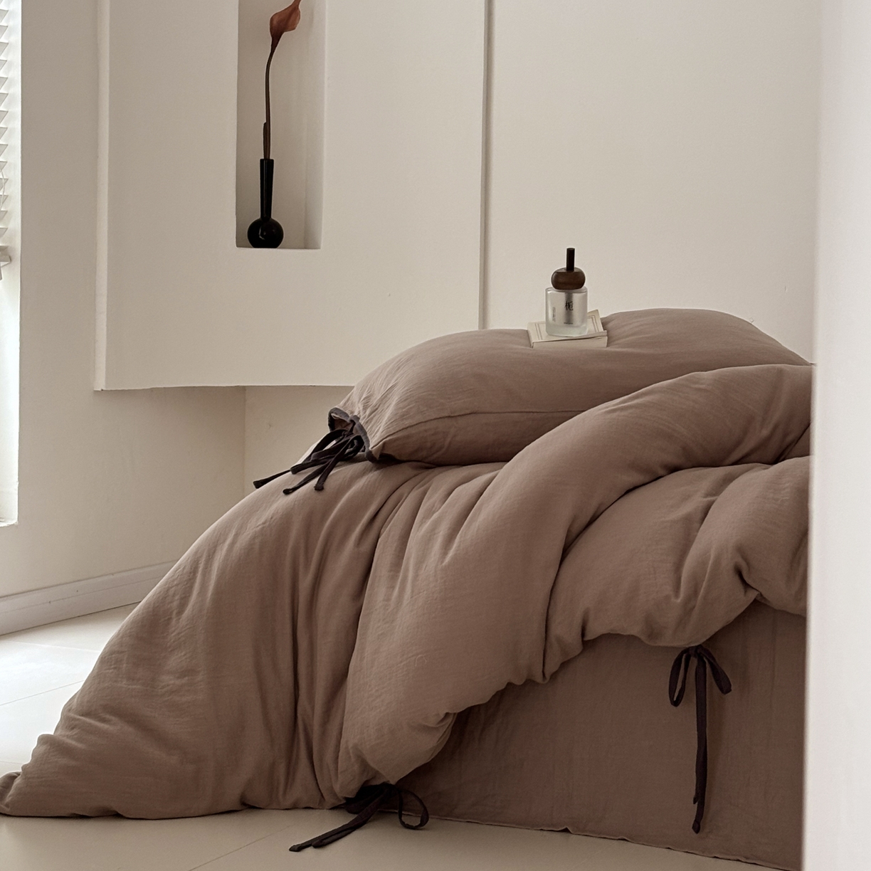 91家纺网 家纺一手货源 找家纺 FORTWO家纺原创设计（FOR TWO家纺） 2025新款40支双层纱撞色包边蝴蝶结款单被套-海盐 海盐-黑巧