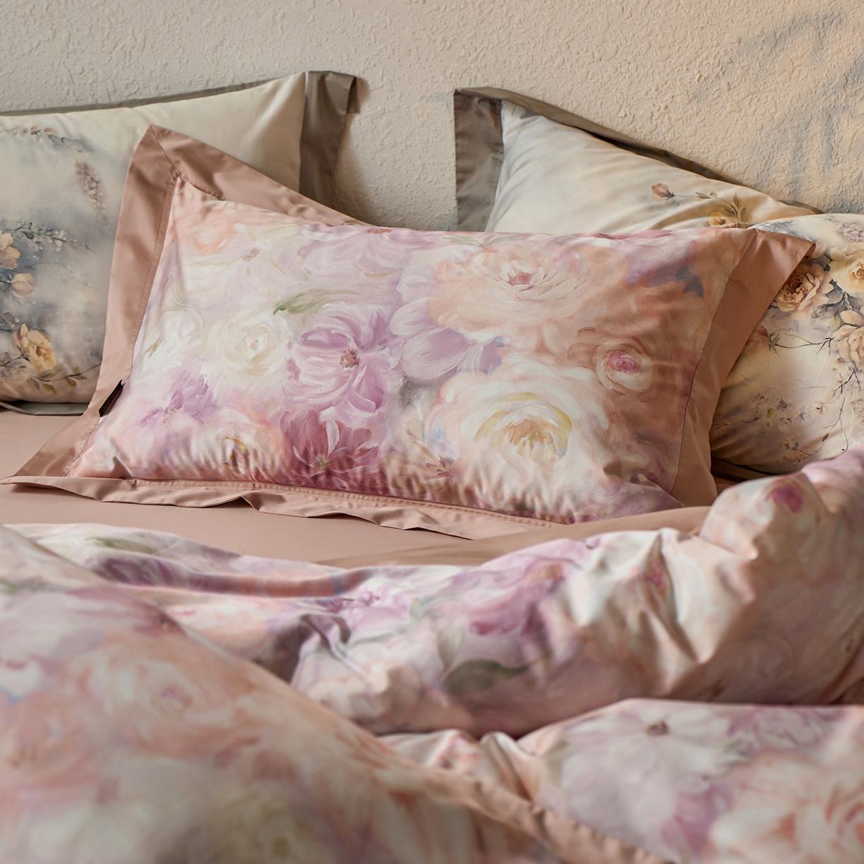 91家纺网 家纺一手货源 找家纺 轩和家居 2025新款轻奢A类70S长绒棉纯棉印花四件套-第三组 伊犁花甸