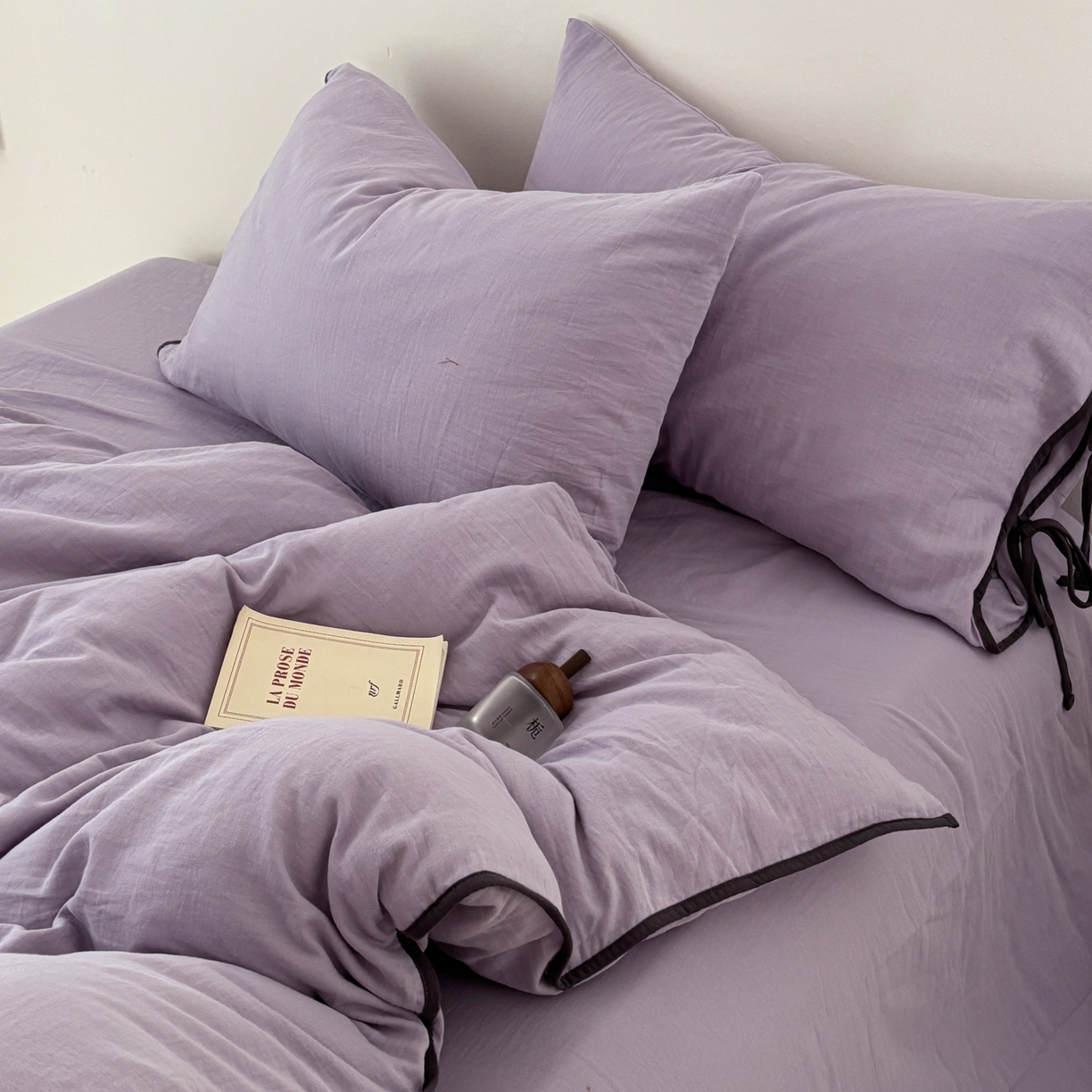 91家纺网 家纺一手货源 找家纺 FORTWO家纺原创设计（FOR TWO家纺） 2025新款40支双层纱撞色包边蝴蝶结款单床笠-海盐 海盐-木槿紫