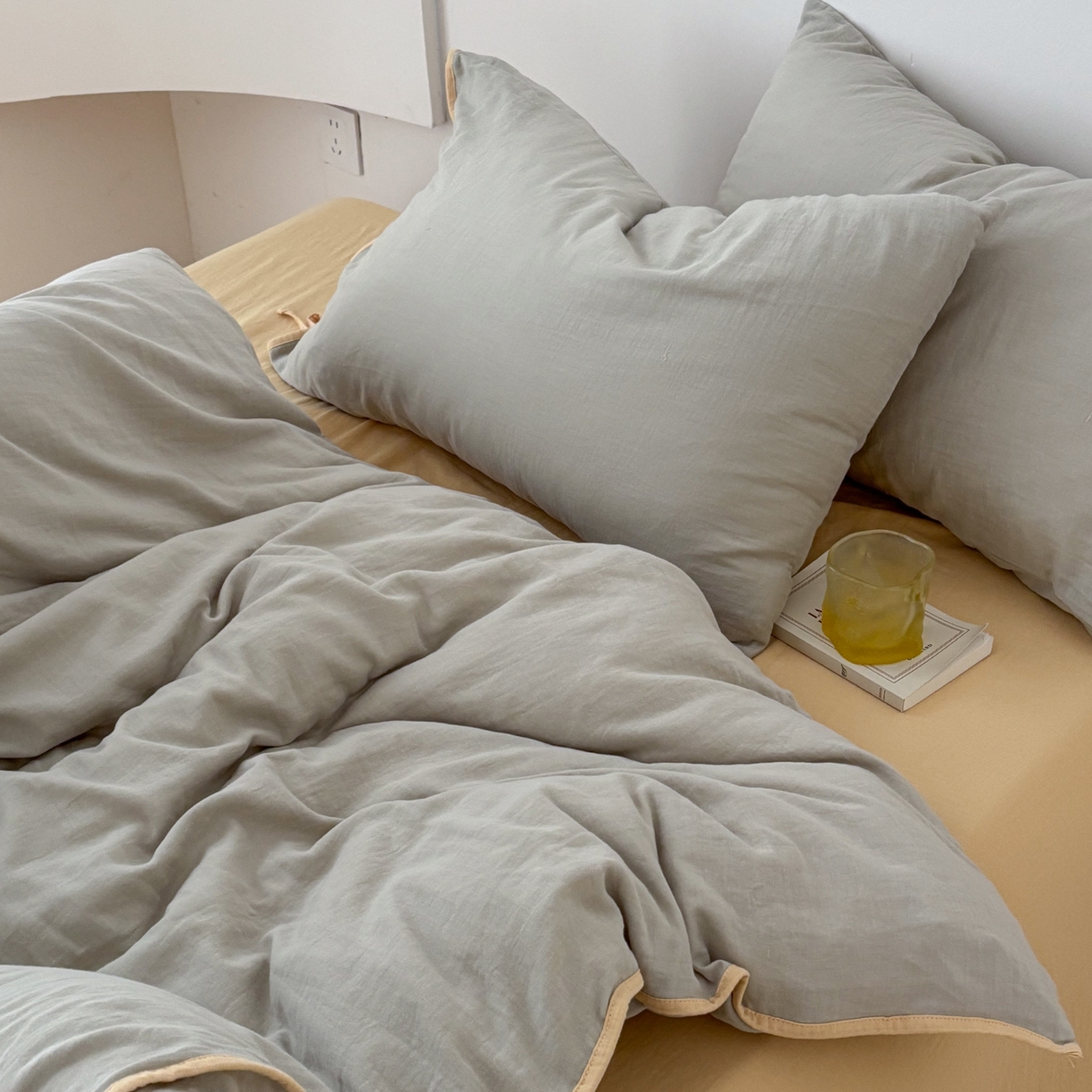 91家纺网 家纺一手货源 找家纺 （总）FORTWO家纺原创设计（FOR TWO家纺） 2025新款40支双层纱撞色包边蝴蝶结款单床笠-海盐