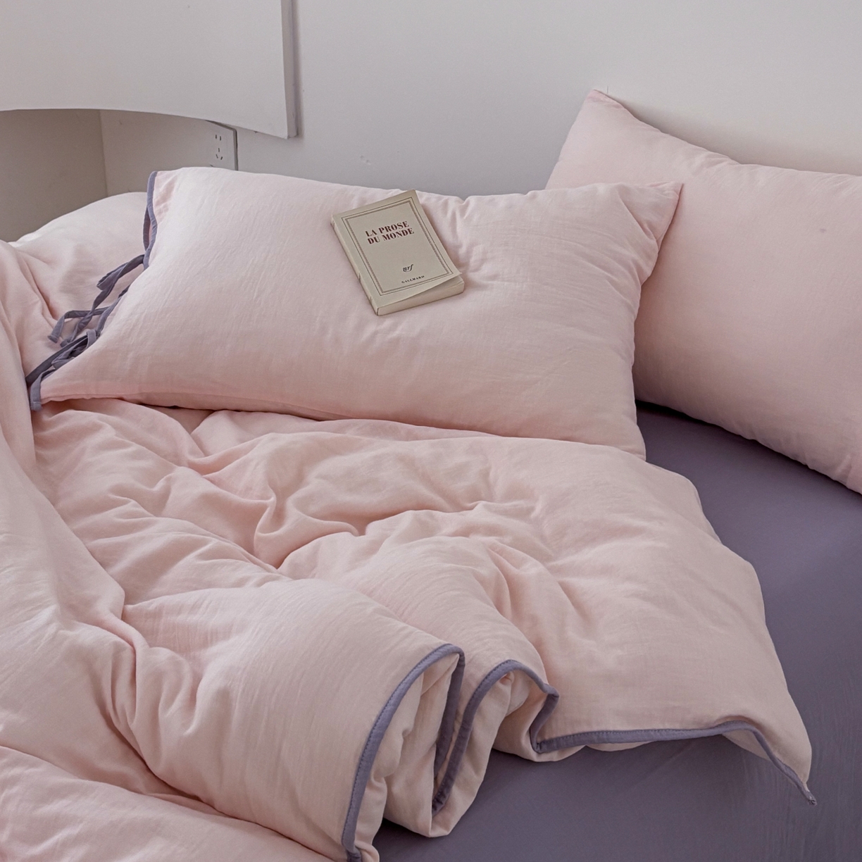 91家纺网 家纺一手货源 找家纺 （总）FORTWO家纺原创设计（FOR TWO家纺） 2025新款40支双层纱撞色包边蝴蝶结款单床笠-海盐