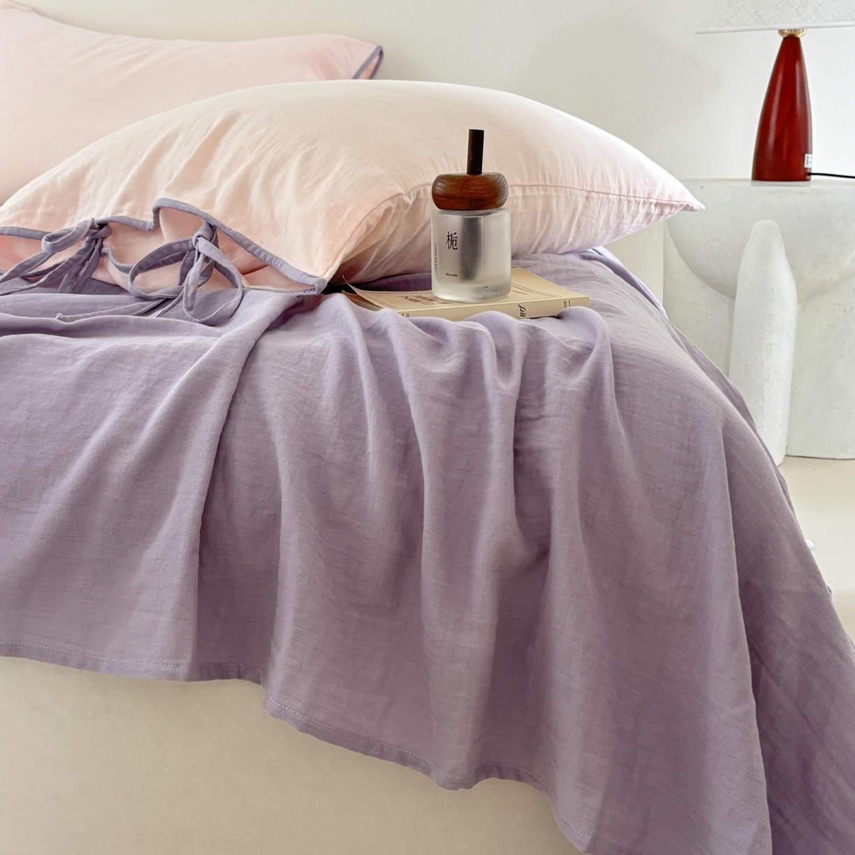 91家纺网 家纺一手货源 找家纺 FORTWO家纺原创设计（FOR TWO家纺） 2025新款40支双层纱撞色包边蝴蝶结款单床单-海盐 海盐-竹桃粉紫