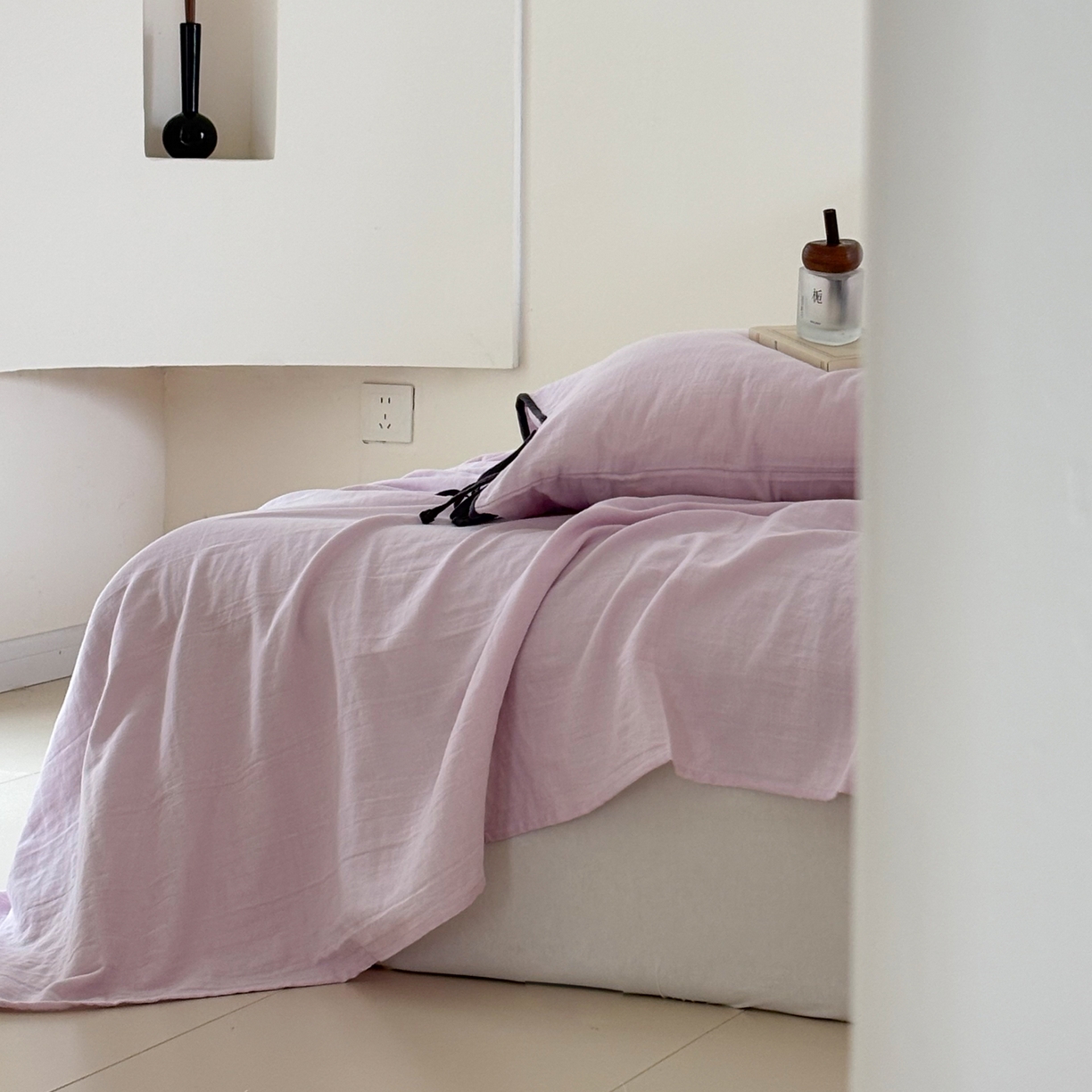 91家纺网 家纺一手货源 找家纺 FORTWO家纺原创设计（FOR TWO家纺） 2025新款40支双层纱撞色包边蝴蝶结款单床单-海盐 海盐-樱落紫