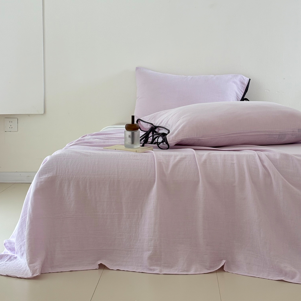 91家纺网 家纺一手货源 找家纺 FORTWO家纺原创设计（FOR TWO家纺） 2025新款40支双层纱撞色包边蝴蝶结款单床单-海盐 海盐-樱落紫