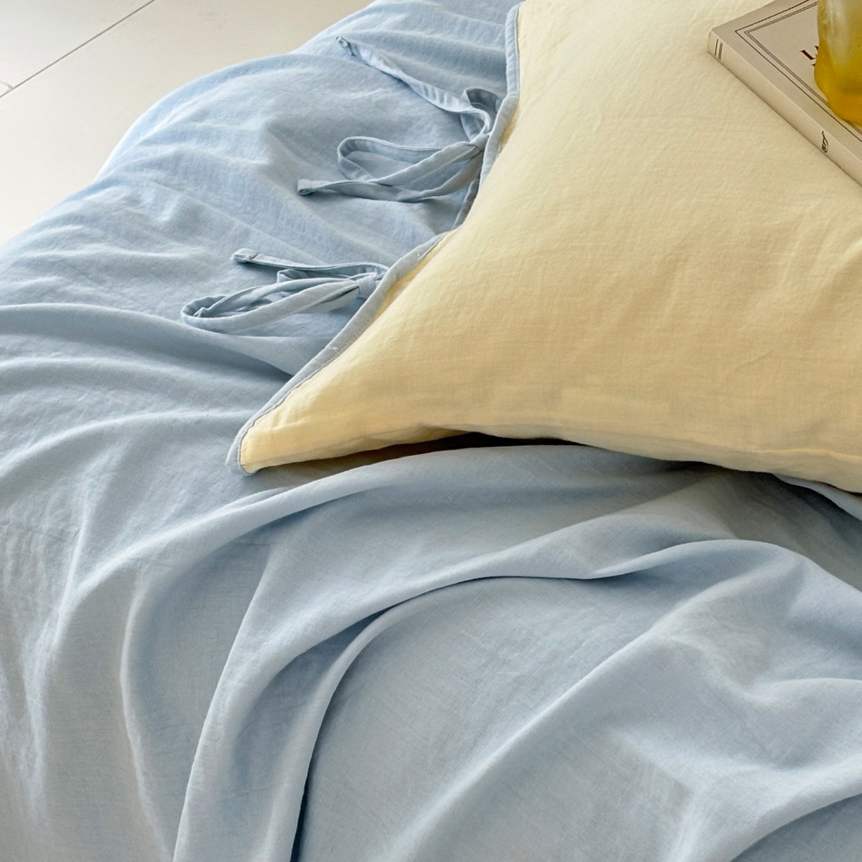 91家纺网 家纺一手货源 找家纺 FORTWO家纺原创设计（FOR TWO家纺） 2025新款40支双层纱撞色包边蝴蝶结款单床单-海盐 海盐-香草蓝