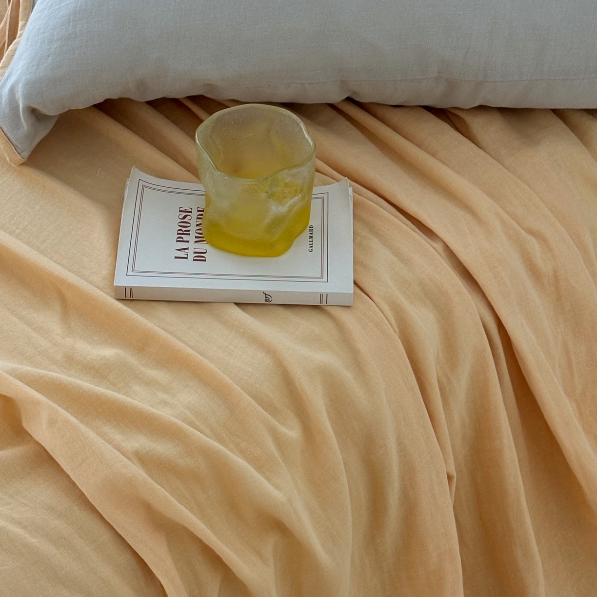 91家纺网 家纺一手货源 找家纺 FORTWO家纺原创设计（FOR TWO家纺） 2025新款40支双层纱撞色包边蝴蝶结款单床单-海盐 海盐-蜜豆绿黄