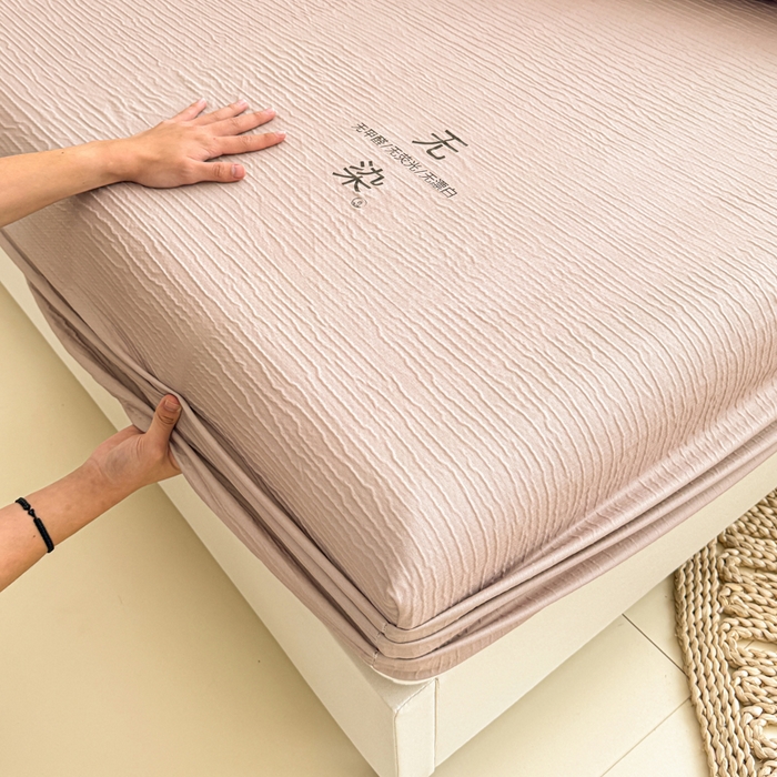 91家纺网 家纺一手货源 找家纺 小萌虎2025新款双层纱皱皱棉床笠 奶咖