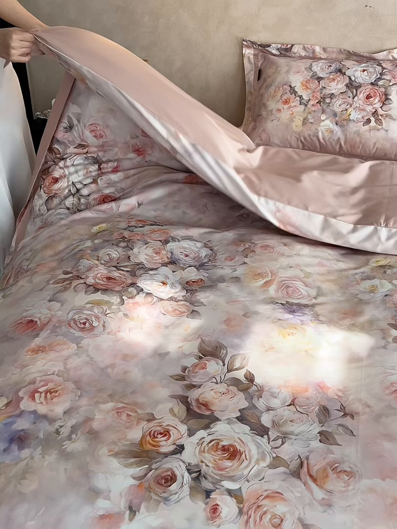 91家纺网 家纺一手货源 找家纺 轩和家居 2025新款轻奢A类70S长绒棉纯棉印花四件套-第二组 朵莹