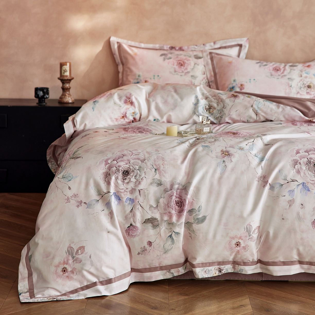 91家纺网 家纺一手货源 找家纺 轩和家居 2025新款轻奢A类70S长绒棉纯棉印花四件套-第二组 花织