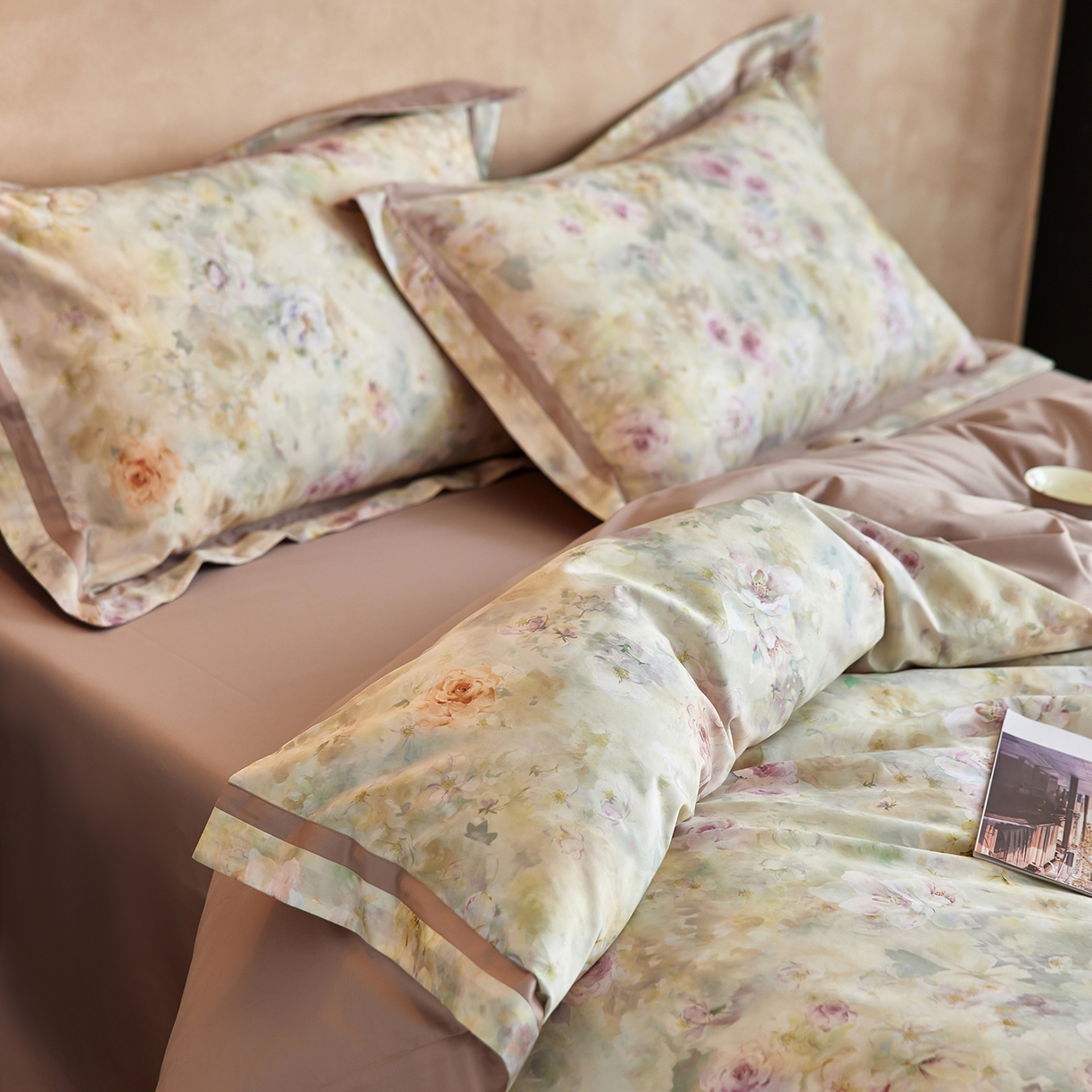 91家纺网 家纺一手货源 找家纺 轩和家居 2025新款轻奢A类70S长绒棉纯棉印花四件套-第二组 馨月