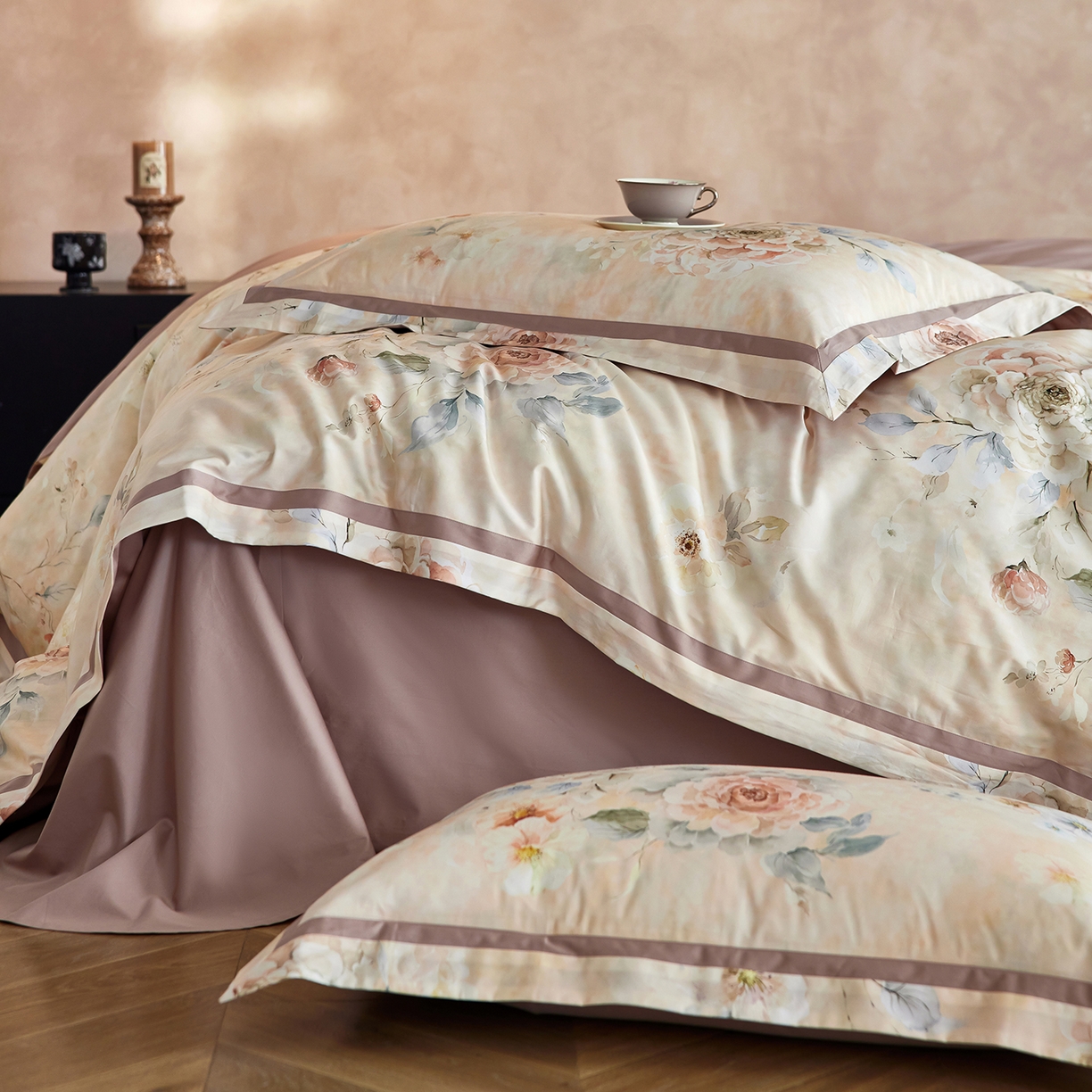 91家纺网 家纺一手货源 找家纺 轩和家居 2025新款轻奢A类70S长绒棉纯棉印花四件套-第二组 云裳