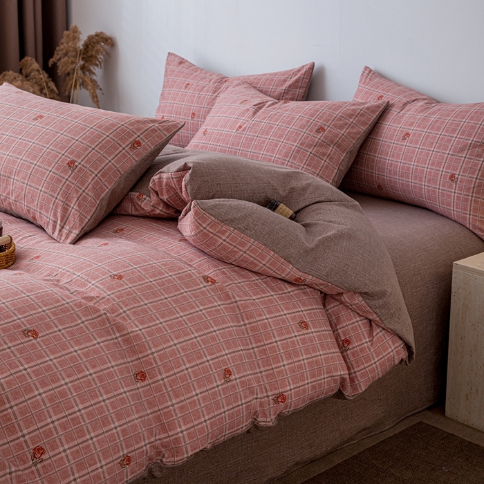 91家纺网 家纺一手货源 找家纺 芯贝儿 2025秋冬新品加厚原麻复古风亚麻皱皱双层纱水洗m四件套 秋恋--红