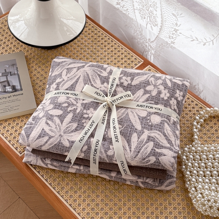 91家纺网 家纺一手货源 找家纺 芯贝儿 2025秋冬新品加厚原麻复古风亚麻皱皱双层纱水洗m四件套 苍梧