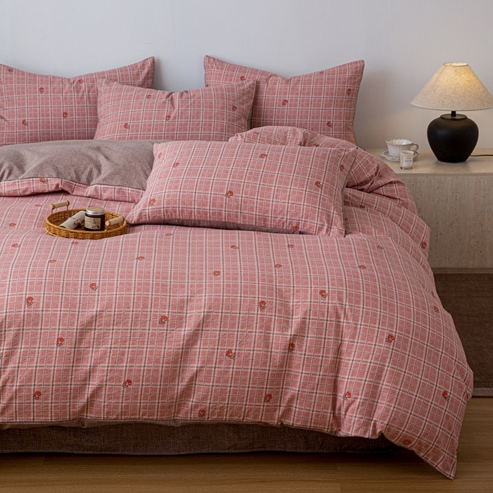 91家纺网 家纺一手货源 找家纺 芯贝儿 2025秋冬新品加厚原麻复古风亚麻皱皱双层纱水洗m四件套 秋恋--红