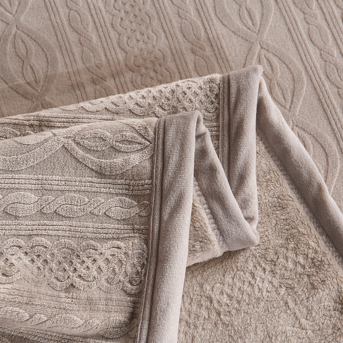 91家纺网 家纺一手货源 找家纺 小牛席业 2025新款7D雕花牛奶绒毛毯 米色