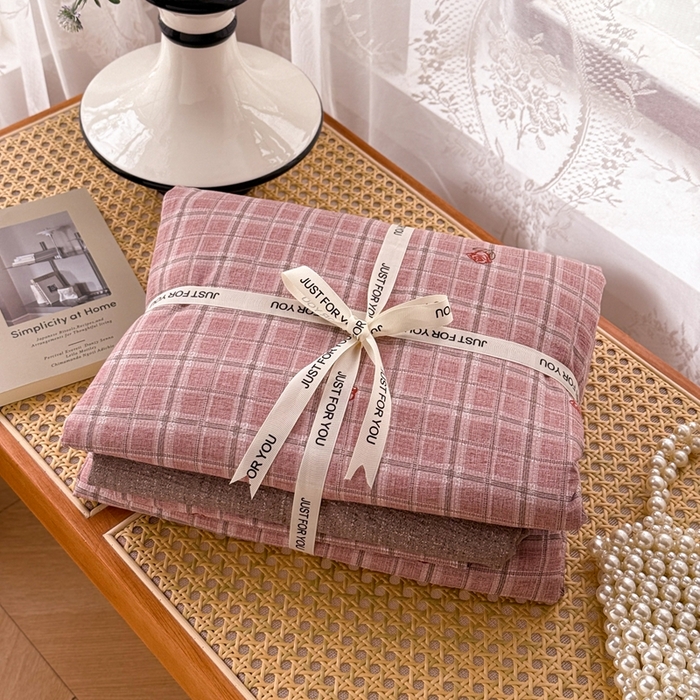 91家纺网 家纺一手货源 找家纺 芯贝儿 2025秋冬新品加厚原麻复古风亚麻皱皱双层纱水洗m四件套 秋恋--红