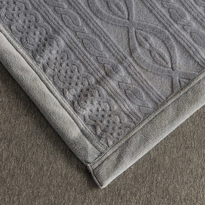 91家纺网 家纺一手货源 找家纺 小牛席业 2025新款7D雕花牛奶绒毛毯 灰色