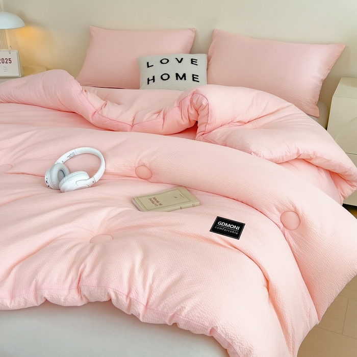 91家纺网 家纺一手货源 找家纺 宝士康家纺 2025新款10A抗菌泡泡棉大豆冬被暖肤粉