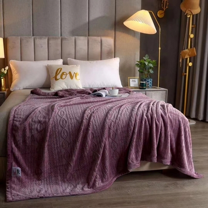 小牛席业 2025新款7D雕花牛奶绒毛毯 紫色