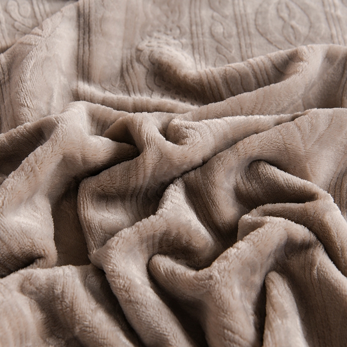 91家纺网 家纺一手货源 找家纺 小牛席业 2025新款7D雕花牛奶绒毛毯 米色