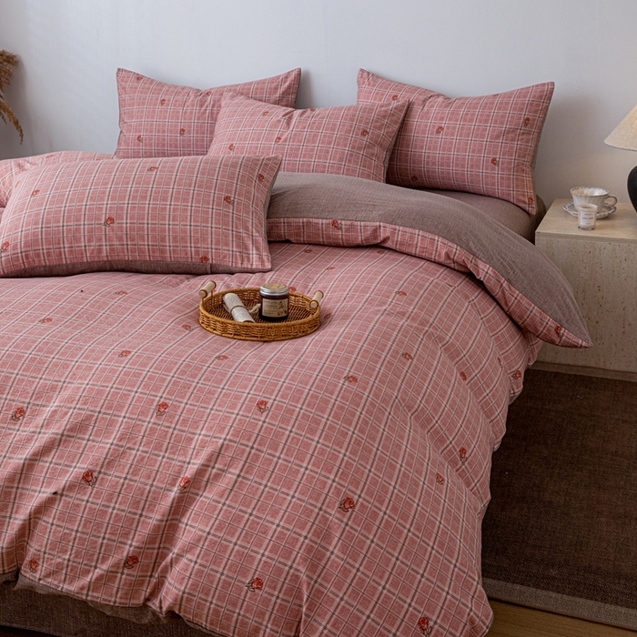 91家纺网 家纺一手货源 找家纺 芯贝儿 2025秋冬新品加厚原麻复古风亚麻皱皱双层纱水洗m四件套 秋恋--红