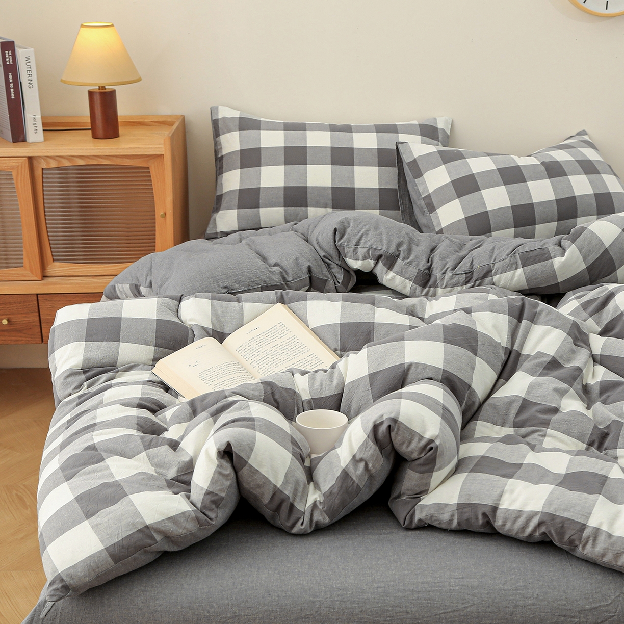 91家纺网 家纺一手货源 找家纺 牛魔王家居 2025新款水洗棉格子冬被春秋被纤维被被子 灰中格