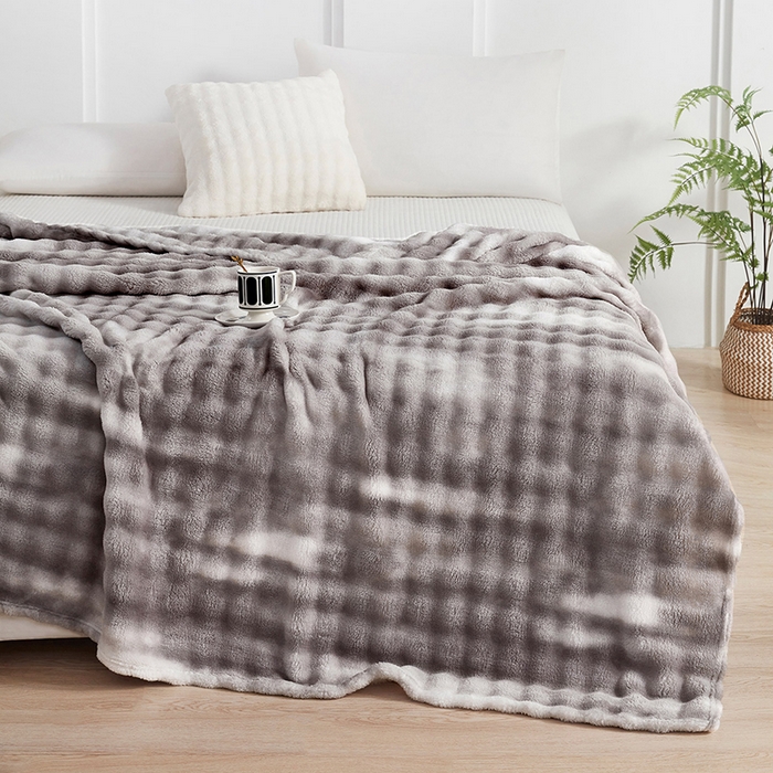 91家纺网 家纺一手货源 找家纺 肖恩毯业 2025新款托斯卡纳兔毛绒炫彩毛毯泡泡绒牛奶绒毯沙发盖毯跨境专供外贸出口可定制尺寸量大可谈 炫彩深灰