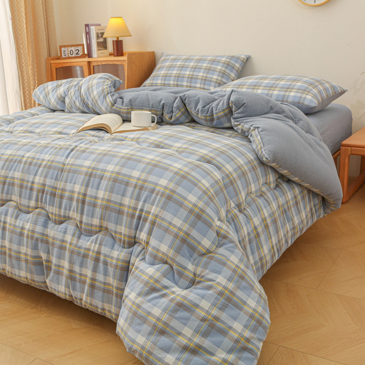 91家纺网 家纺一手货源 找家纺 牛魔王家居 2025新款水洗棉格子冬被春秋被纤维被被子 简兮兰