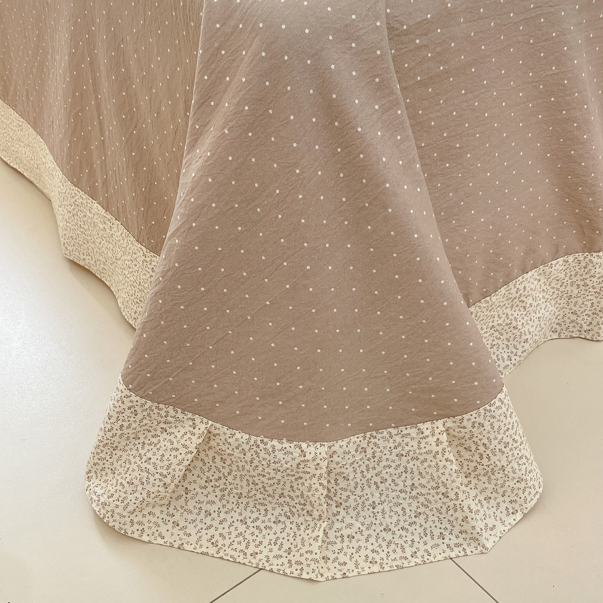 91家纺网 家纺一手货源 找家纺 韩后家纺 2025新款木棉印花四件套 塞纳花园-咖