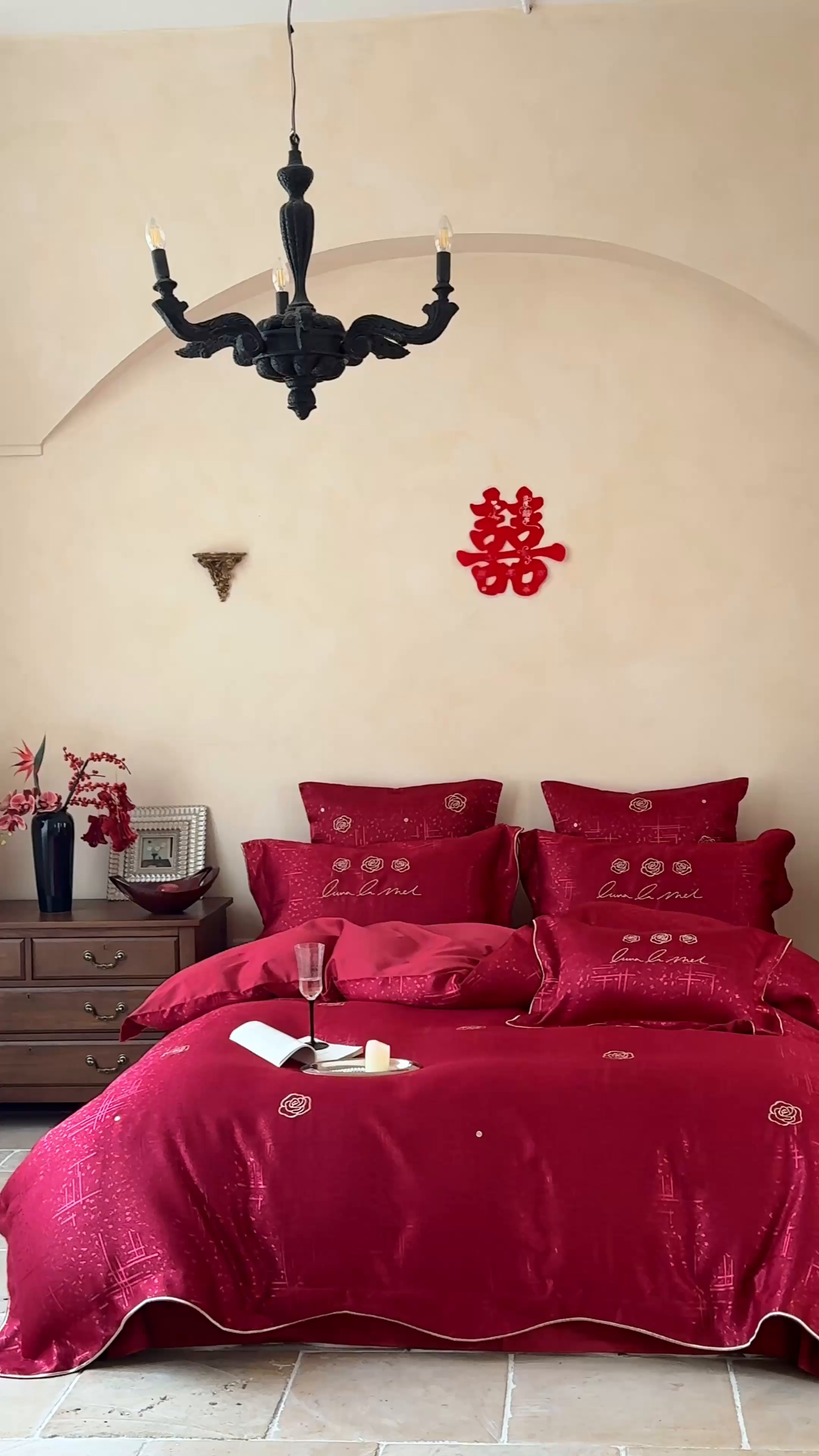 91家纺网 家纺一手货源 找家纺 宏羽纺家纺 2025新款全棉100%全棉新中式婚庆多件套 纯棉时尚-玫瑰花海