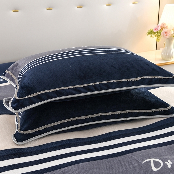 91家纺网 家纺一手货源 找家纺 （总）绒品壹家 2025新款电商直播爆款高克重7斤牛奶绒金貂绒印花床裙款三件套四件套