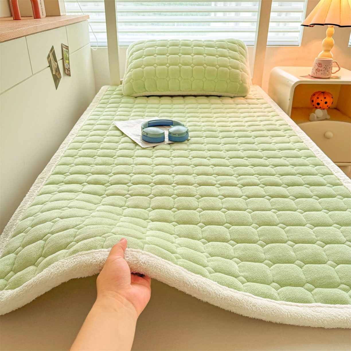 91家纺网 家纺一手货源 找家纺 雯豆家纺 雯豆2025冬季新品牛奶绒床垫床护垫学生上下铺床褥子纯色绒垫子牛奶绒床褥-薄荷绿