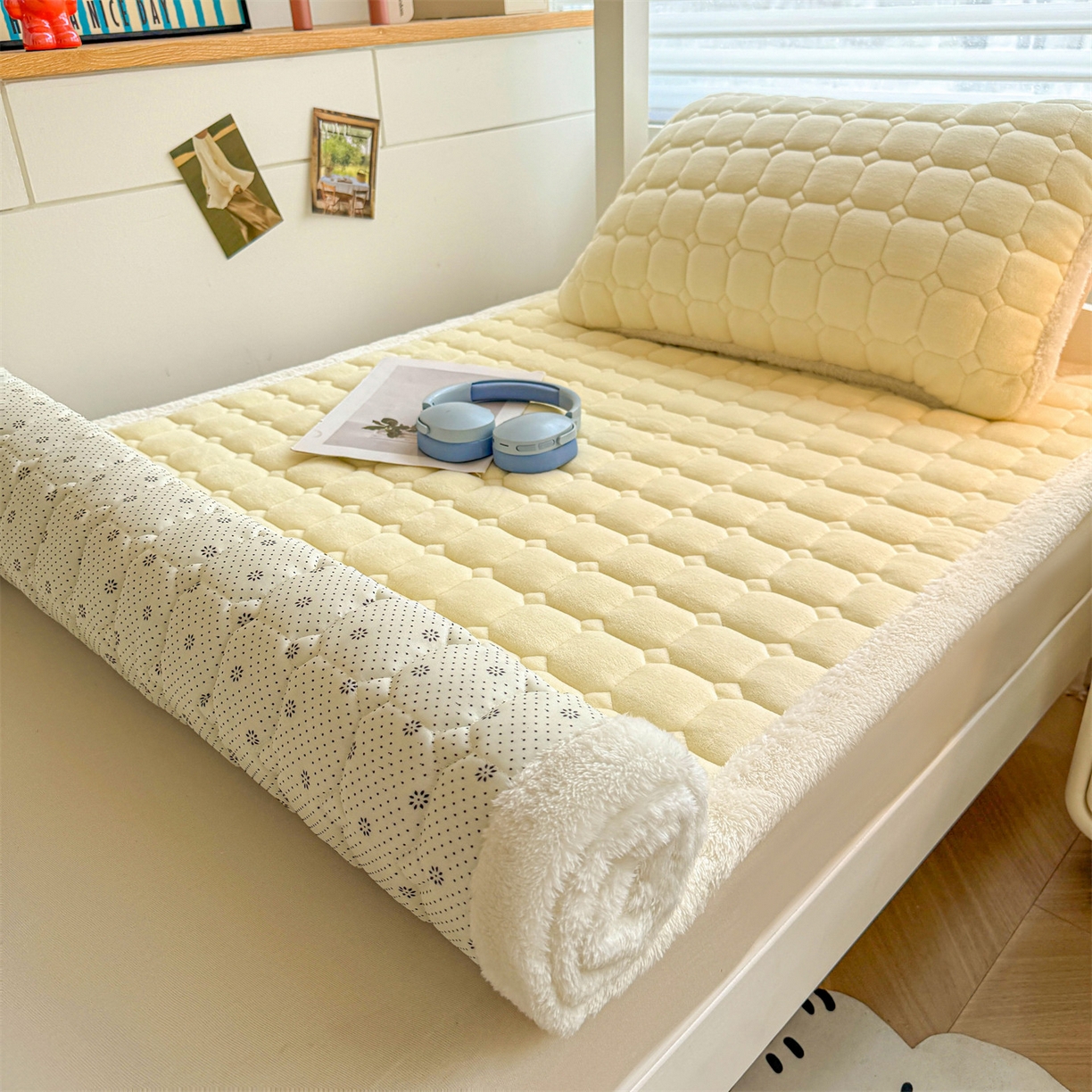 91家纺网 家纺一手货源 找家纺 雯豆家纺 雯豆2025冬季新品牛奶绒床垫床护垫学生上下铺床褥子纯色绒垫子牛奶绒床褥-点黄