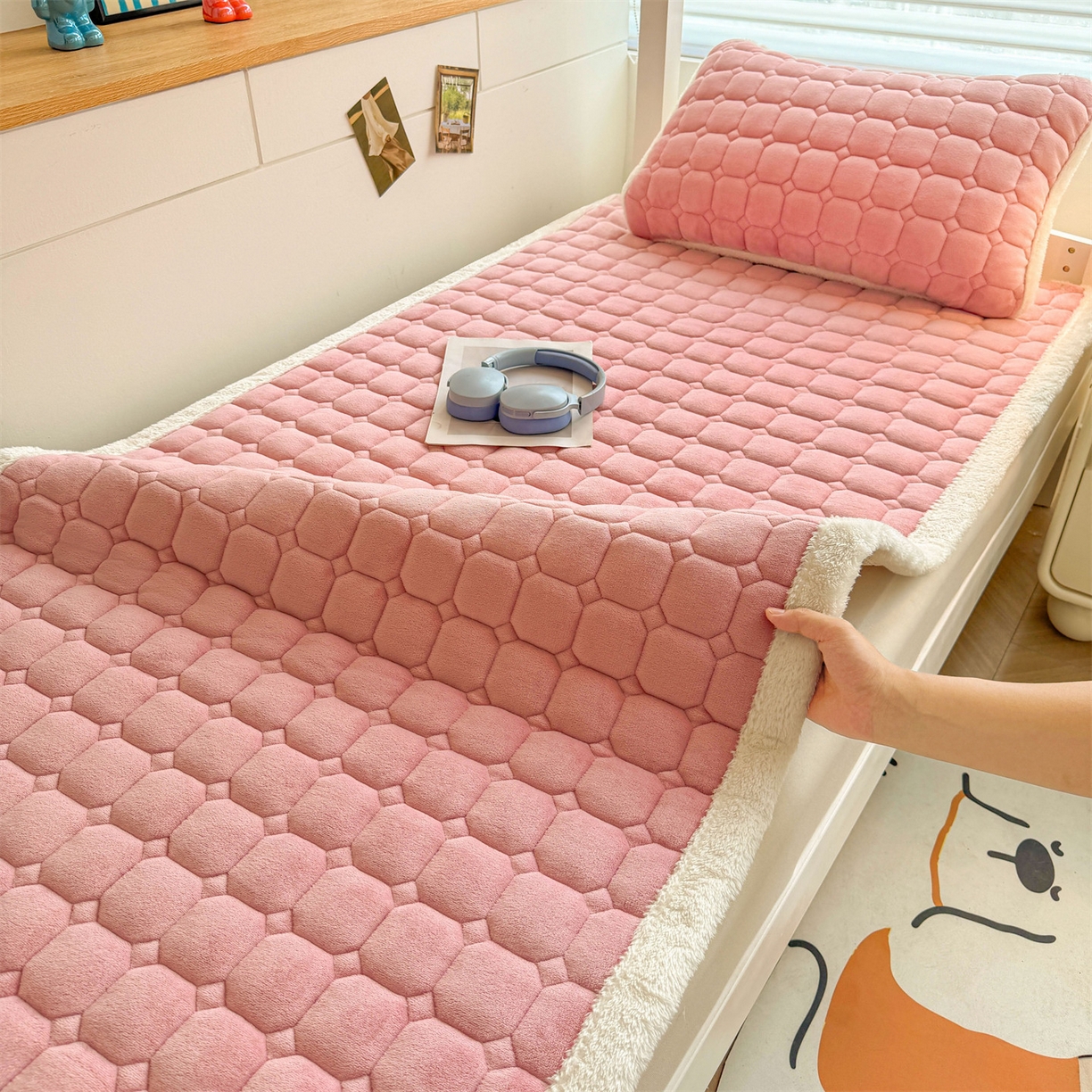 91家纺网 家纺一手货源 找家纺 雯豆家纺 雯豆2025冬季新品牛奶绒床垫床护垫学生上下铺床褥子纯色绒垫子牛奶绒床褥-格调粉