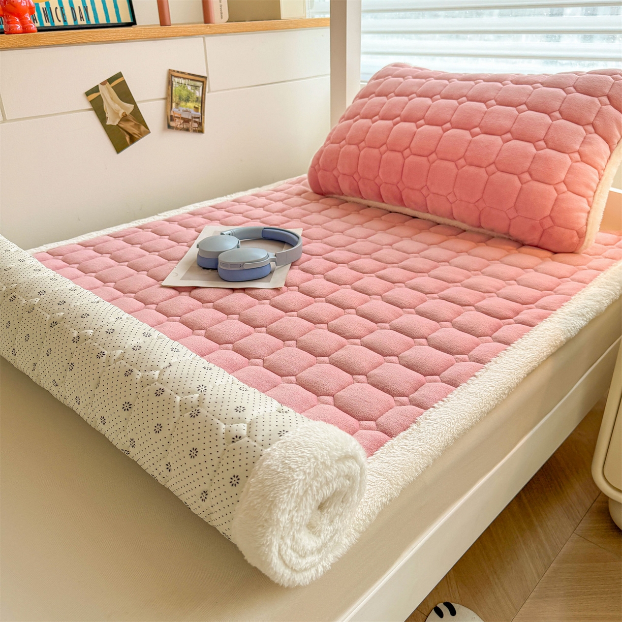 91家纺网 家纺一手货源 找家纺 雯豆家纺 雯豆2025冬季新品牛奶绒床垫床护垫学生上下铺床褥子纯色绒垫子牛奶绒床褥-格调粉