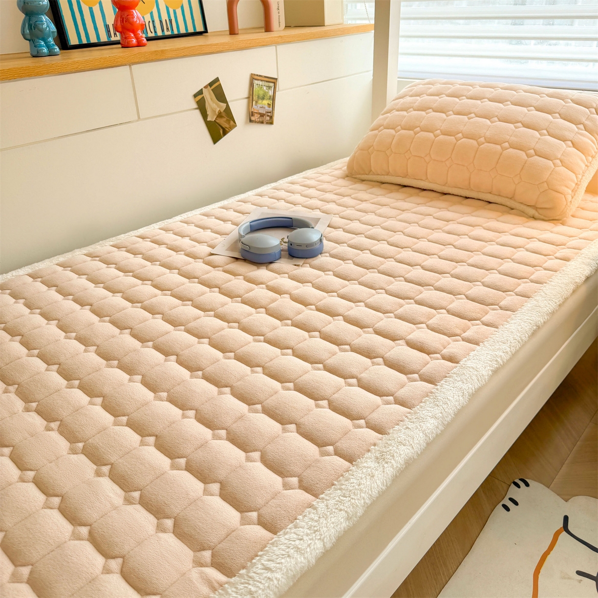 91家纺网 家纺一手货源 找家纺 雯豆家纺 雯豆2025冬季新品牛奶绒床垫床护垫学生上下铺床褥子纯色绒垫子牛奶绒床褥-山茶杏