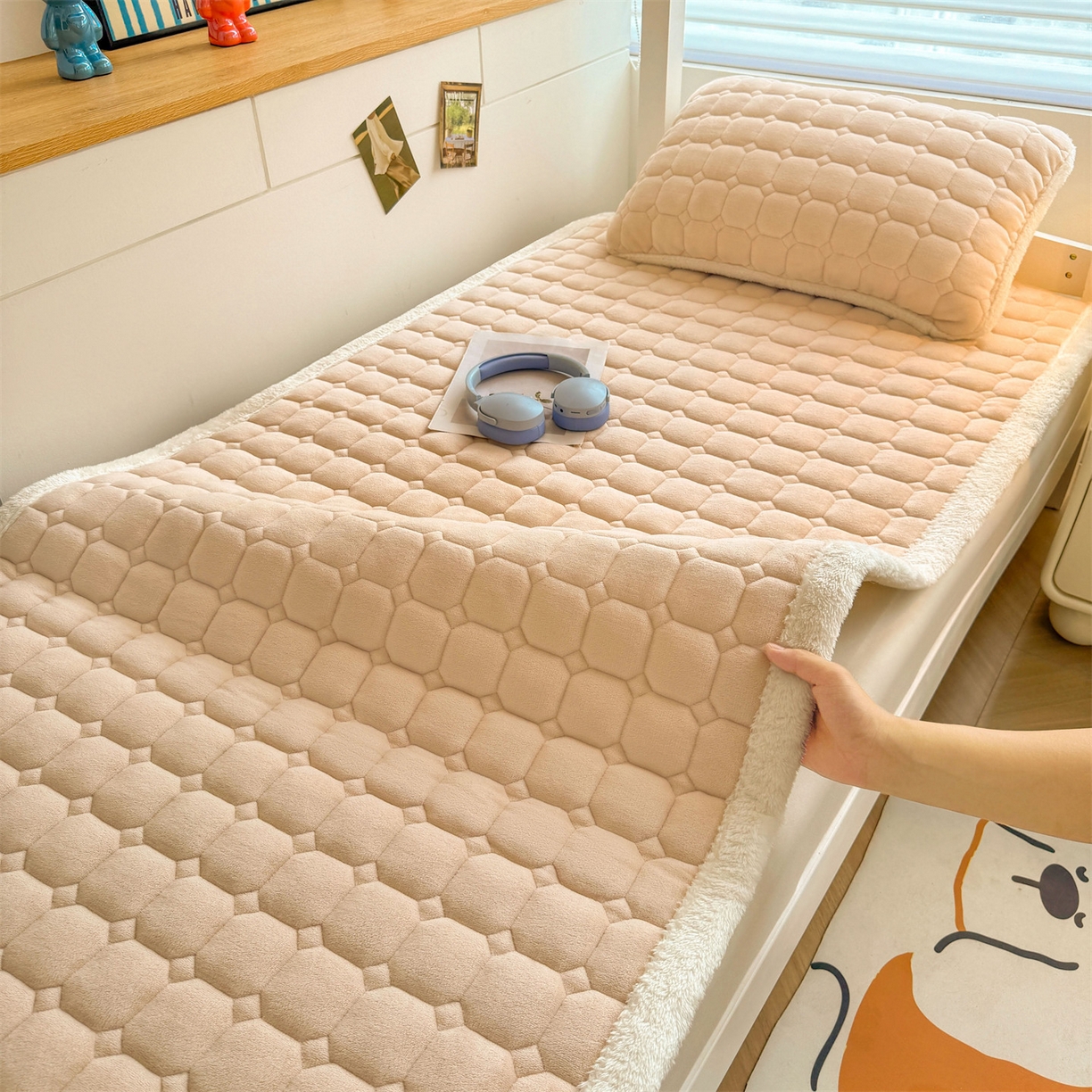 91家纺网 家纺一手货源 找家纺 雯豆家纺 雯豆2025冬季新品牛奶绒床垫床护垫学生上下铺床褥子纯色绒垫子牛奶绒床褥-山茶杏