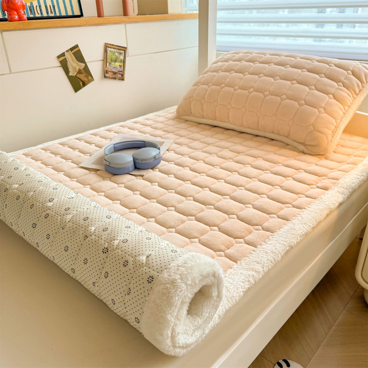 91家纺网 家纺一手货源 找家纺 雯豆家纺 雯豆2025冬季新品牛奶绒床垫床护垫学生上下铺床褥子纯色绒垫子牛奶绒床褥-山茶杏