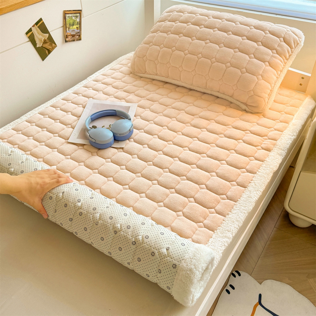 91家纺网 家纺一手货源 找家纺 雯豆家纺 雯豆2025冬季新品牛奶绒床垫床护垫学生上下铺床褥子纯色绒垫子牛奶绒床褥-山茶杏